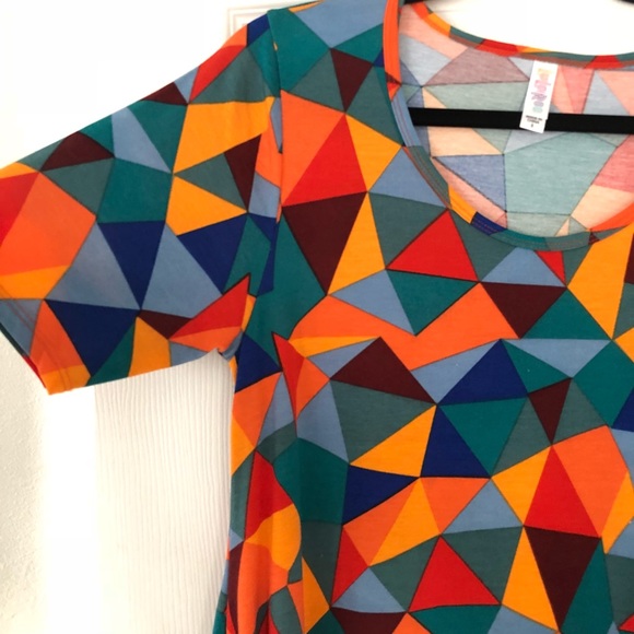 LuLaRoe Tops - LuLaRoe Perfect T Small